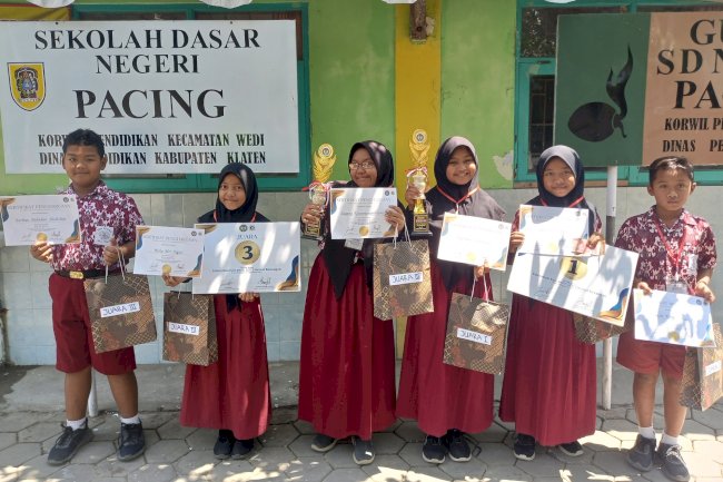 Siswa SDN Pacing Sabet Juara di LCC Literasi Keuangan KKNM UNY di Desa Brangkal